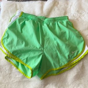 Nike Women’s Dri-Fit lined Running Short